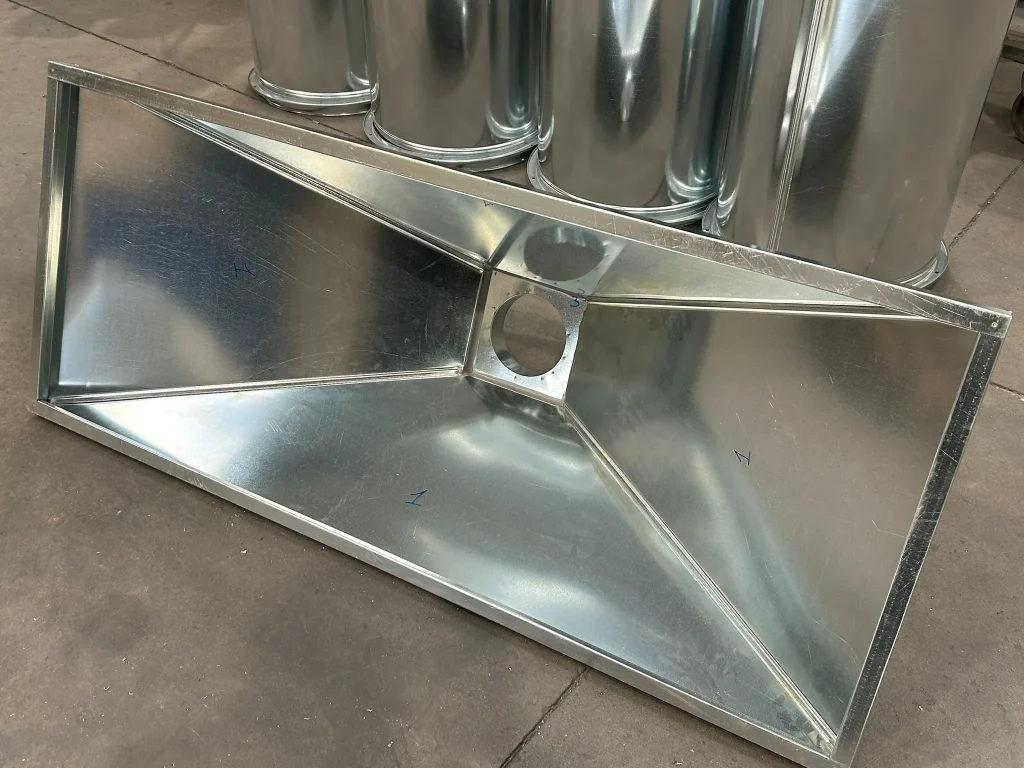 aspirazione-industriale-con-cappe-in-acciaio-inox