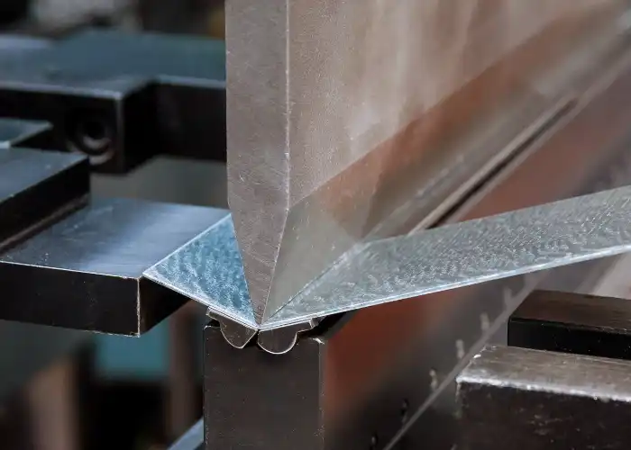 piegatura-lamiera-per-componenti-metalliche